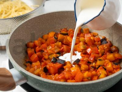 Makaronai su daržovėmis ir krevetėmis Žingsnis 4