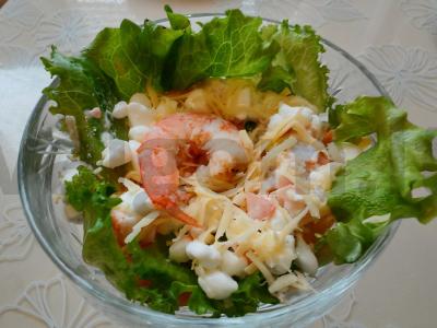 Salotas „Krevetės sniege“ pagrindine nuotrauka