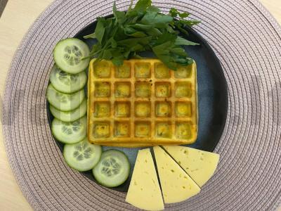 Skaniausi vafliai iš kukurūzų miltų pusryčiams pagrindine nuotrauka