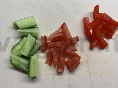 Onigiri su daržovėmis, varškės sūriu ir jūros kopūstais Žingsnis 2