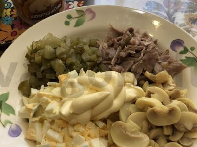 Grybų salotas su mėsa Žingsnis 5