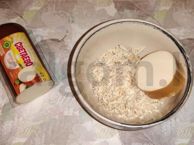 Indėnų vištienos šlaunelių blynai su dešrainių sūriu Žingsnis 2