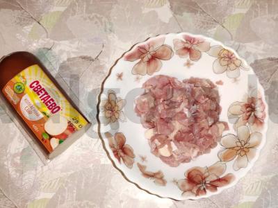 Indėnų vištienos šlaunelių blynai su dešrainių sūriu Žingsnis 3