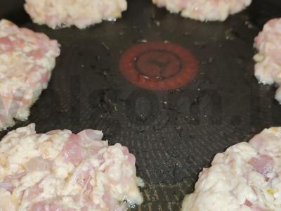 Indėnų vištienos šlaunelių blynai su dešrainių sūriu Žingsnis 7