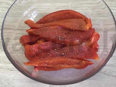 Marinuoti pipirai su stracciatella Žingsnis 2