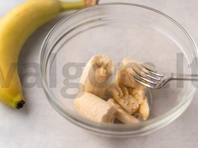 Baltymų keksiukas iš avižų su bananais Žingsnis 1