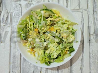 Sultingas salotas „Sofi“ su Pekino kopūstu pagrindine nuotrauka