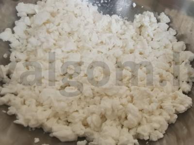 Varškėčiai su vanilinu pusryčiams Žingsnis 1