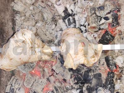 Vištienos šlaunelės ant anglių „Aromatingos su ugnimi“ Žingsnis 3