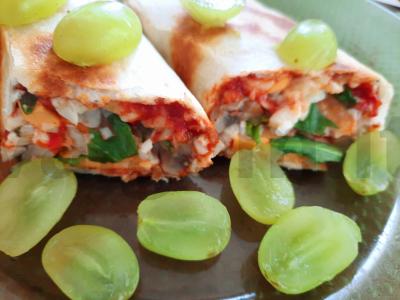 Vegetariškas picos ritinys pagrindine nuotrauka