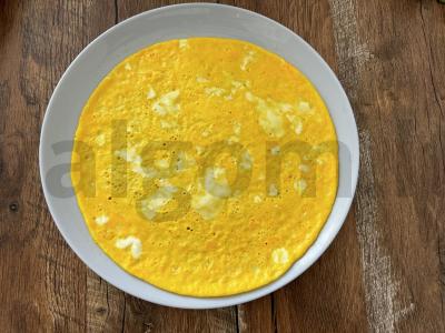 Kiaušinių ritinys su upėtakiu ir agurku pusryčiams Žingsnis 5