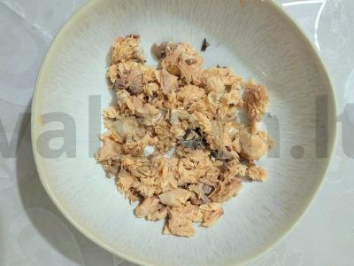 Maistingas salotas „Ledkalnis“ su konservuota lašiša Žingsnis 2