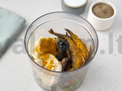 Naujametiniai kiaušiniai su šprotų paštetu Žingsnis 4