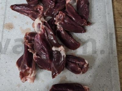 Bulvės su kalakutų širdelėmis lėtoje viryklėje Žingsnis 1