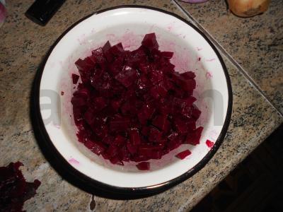 Vinegretas su marinuotais agurkais Žingsnis 3