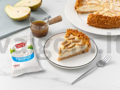 Kriaušių ir varškės pyragas pagrindine nuotrauka