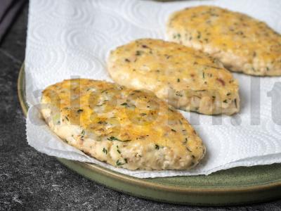 Smulkintos heko kotletai su sūriu Žingsnis 4