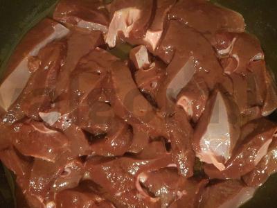 Makaronai-spiralės su kepenimis Žingsnis 1