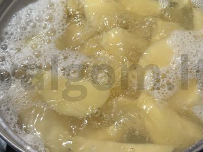 Vaikams skirtas bulvių košė „Grietinėlė“ Žingsnis 2