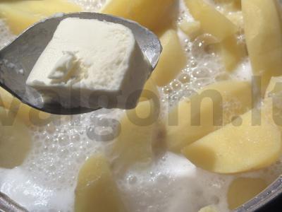 Vaikams skirtas bulvių košė „Grietinėlė“ Žingsnis 4