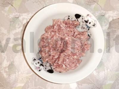 Kiaulienos kotletai bulvių apsuptyje Žingsnis 1