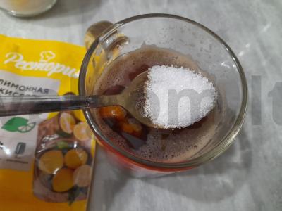 Arbata su džiovintomis slyvomis, abrikosais ir gvazdikėliais Žingsnis 8