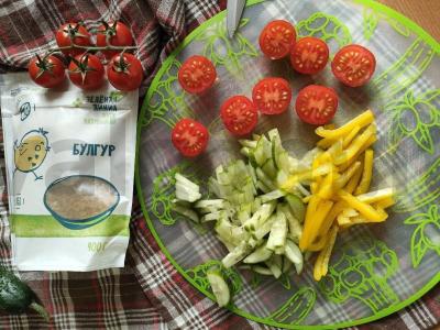 Daržovių salotas su bulguru ir alyvuogių aliejumi Žingsnis 2