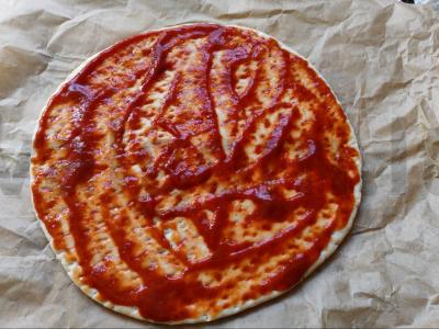 Pica su mocarela ir špinatais Žingsnis 2