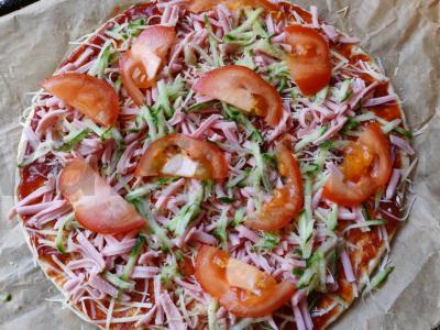 Pica su mocarela ir špinatais Žingsnis 5