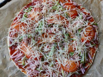 Pica su mocarela ir špinatais Žingsnis 6