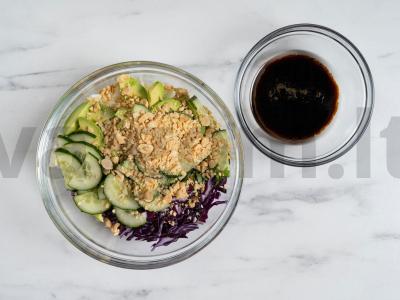 Salotas su kopūstais ir žemės riešutais Žingsnis 4