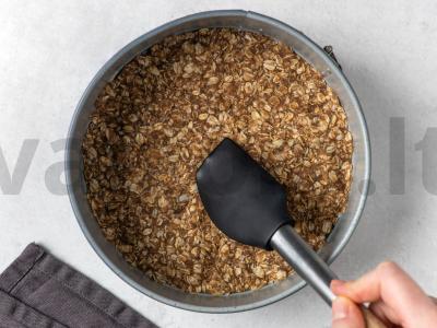 Braškinių sūrio pyragas su mėtų padažu Žingsnis 2