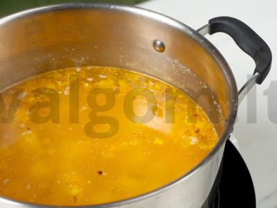 Suomijos žuvies sriuba „Lohikeitto“ su grietinėlėmis Žingsnis 4