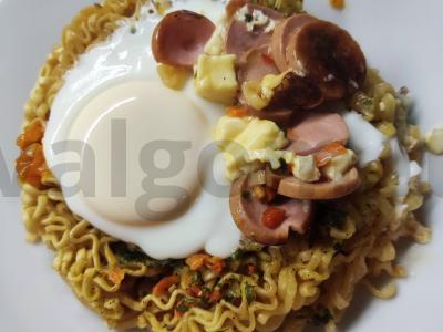 Greitas vakarienė greito maisto mėgėjams pagrindine nuotrauka