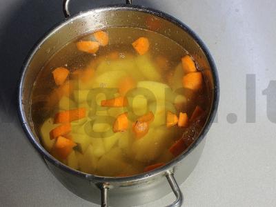 Sūrio grietinėlės sriuba su daržovėmis Žingsnis 2