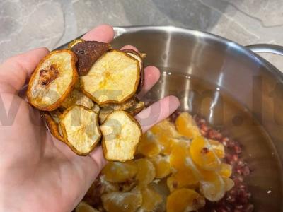 Mandarinų kompotas su kriauše ir granatu Žingsnis 3