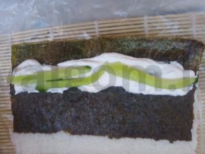 Rulonai su agurkais ir varškės sūriu Žingsnis 6