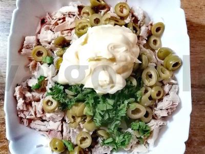 Salotos su vištienos krūtinėle ir alyvuogėmis Žingsnis 6