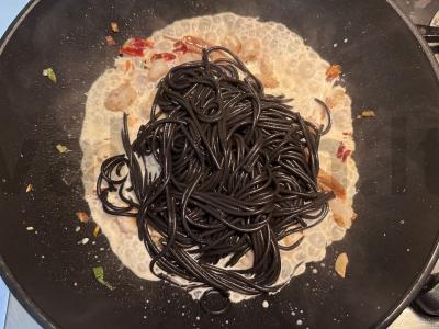 Pasta su krevetėmis ir džiovintais pomidorais Žingsnis 6