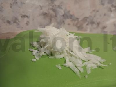 Rudens salotas iš morkų, daikono ir obuolio su grietine Žingsnis 1