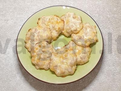 Kepti kalakutienos blynai su sūriu pagrindine nuotrauka