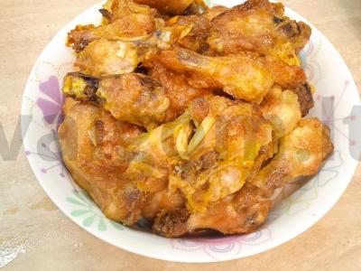 Vištiena orkaitėje su majonezu ir česnaku pagrindine nuotrauka