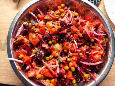 Vinegretas su žirniais pagrindine nuotrauka