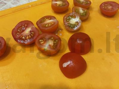 Lengvas salotas su Pekino kopūstu ir krevetėmis Žingsnis 5