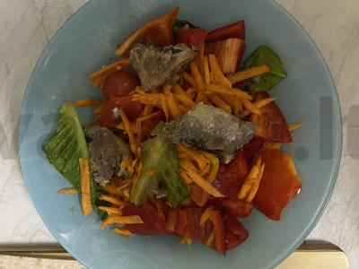 Salotas su raudonuoju pipiru ir sardinomis Žingsnis 4