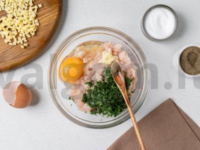 Vištienos blynai su sūriu ir žolelėmis Žingsnis 3