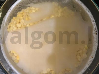 Žirnių sriuba su rūkytomis šonkaulėmis Žingsnis 1