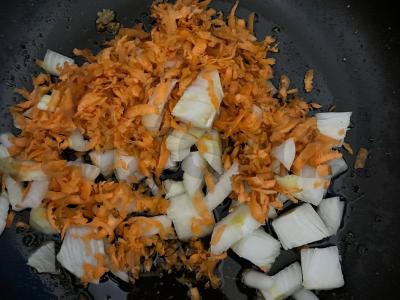 Žirnių sriuba su rūkytomis šonkaulėmis Žingsnis 3