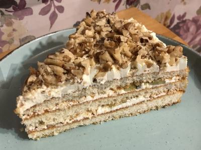 Tortas „Namų“ su kondensuotu pienu ir graikiniais riešutais pagrindine nuotrauka