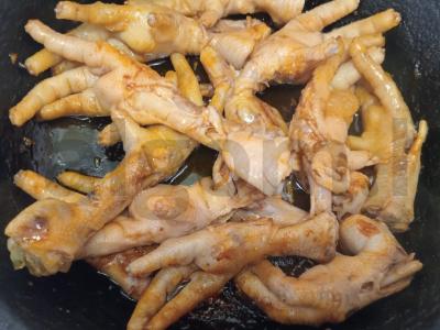 Aštrūs vištienos pėdų su medumi Žingsnis 6